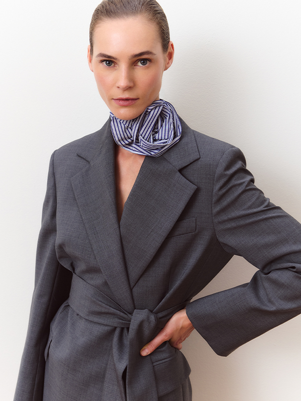 Chaqueta con cinturón
