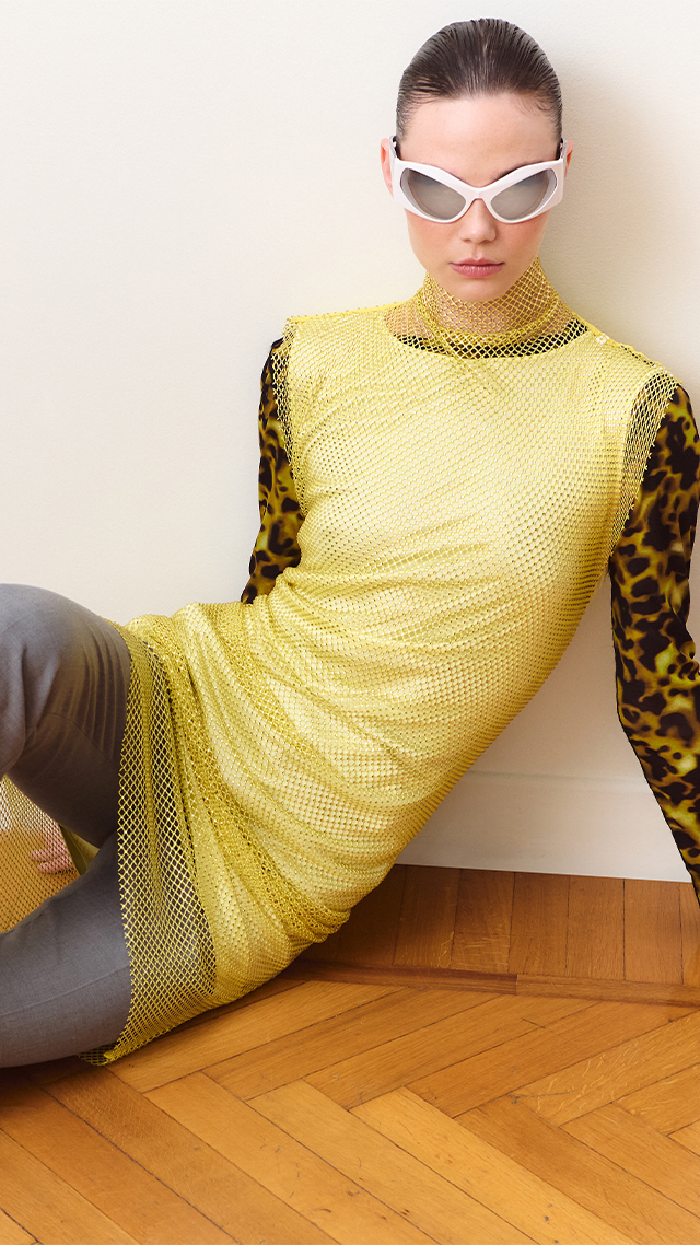 Vestido sin mangas con pedrería